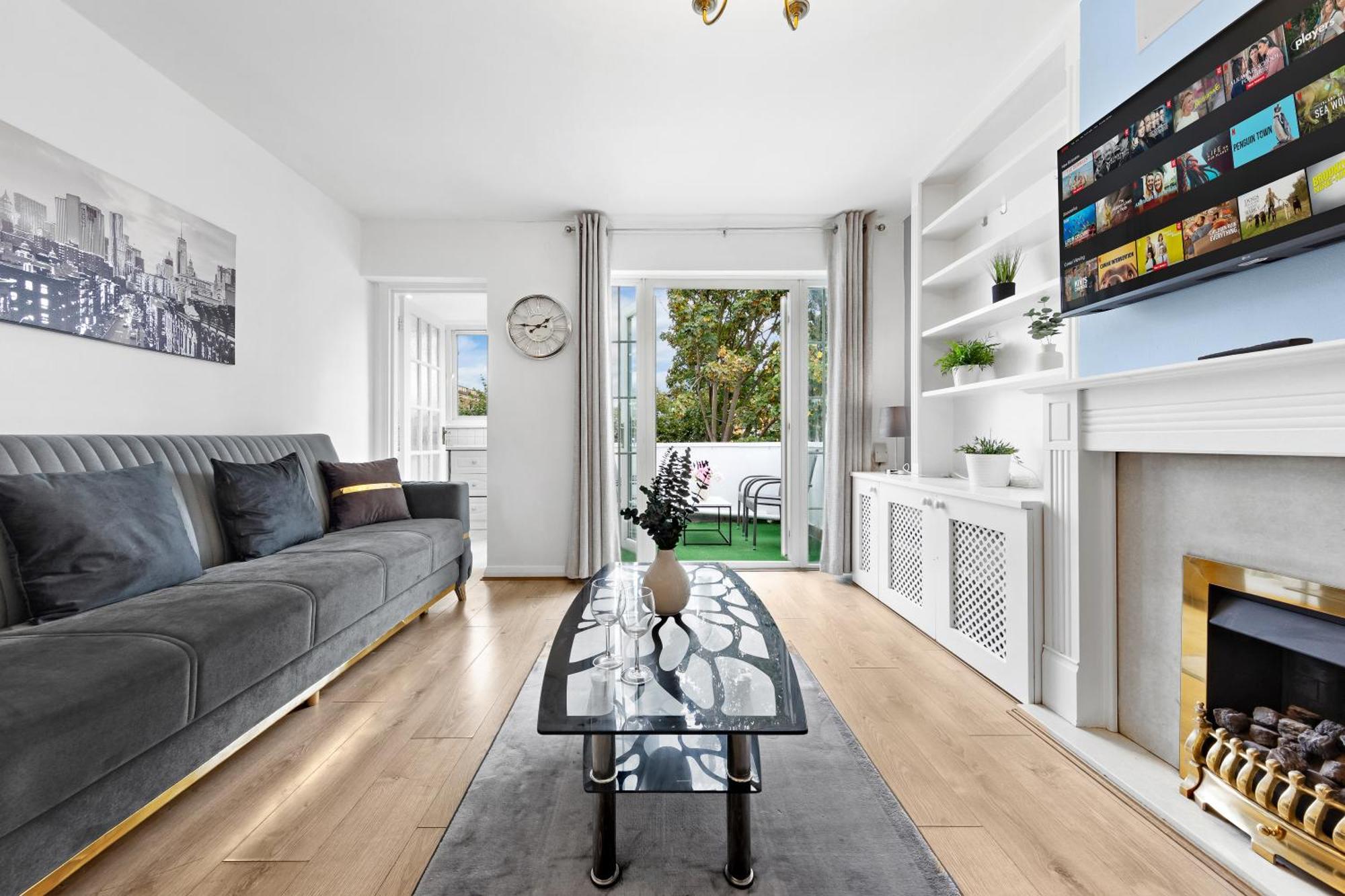 Newly Renovated Kensington 2 Bedroom Apartment With Balcony Near Harrods Sleeps 6, 2 Min Walk From Station Londra Exterior foto