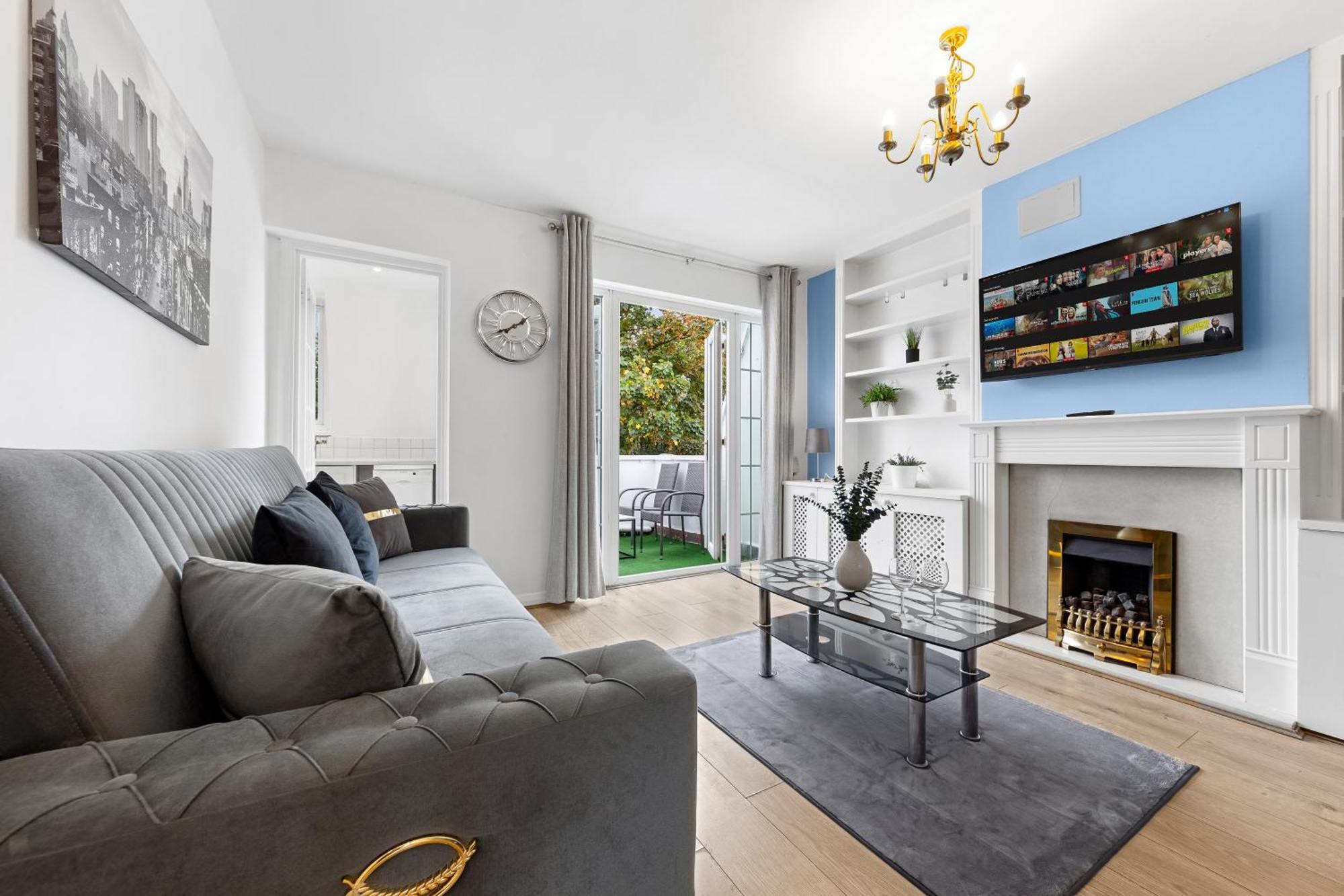 Newly Renovated Kensington 2 Bedroom Apartment With Balcony Near Harrods Sleeps 6, 2 Min Walk From Station Londra Exterior foto