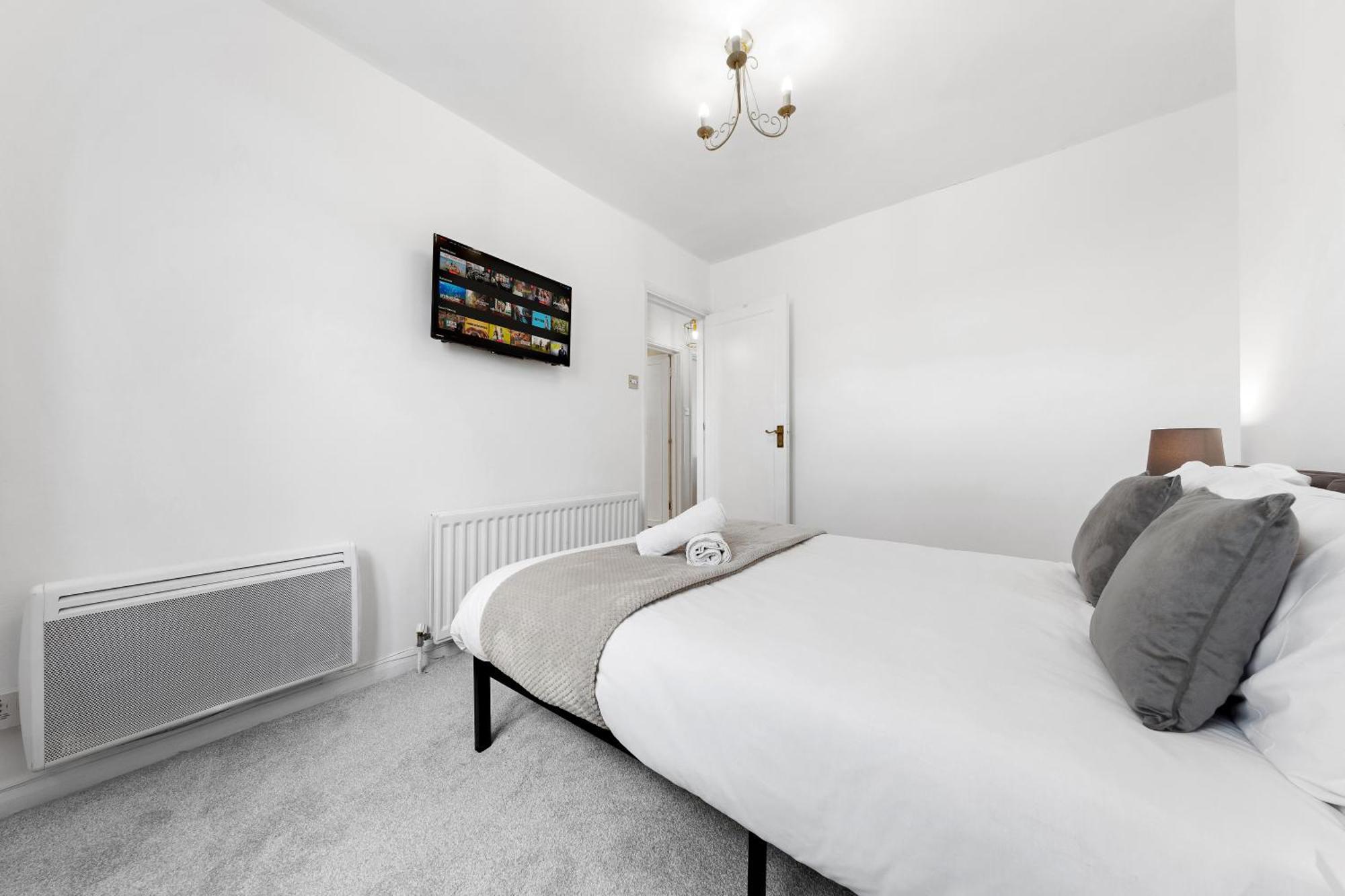 Newly Renovated Kensington 2 Bedroom Apartment With Balcony Near Harrods Sleeps 6, 2 Min Walk From Station Londra Exterior foto