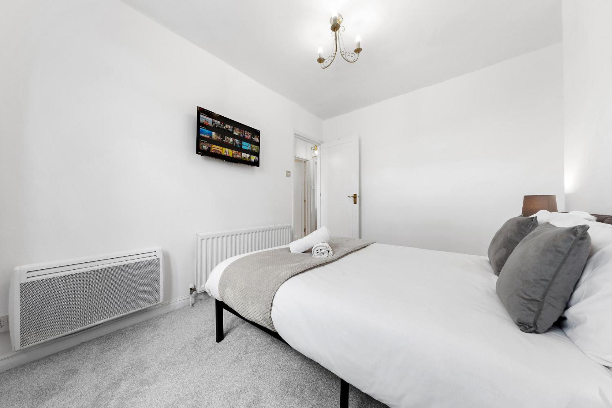 Newly Renovated Kensington 2 Bedroom Apartment With Balcony Near Harrods Sleeps 6, 2 Min Walk From Station Londra Exterior foto
